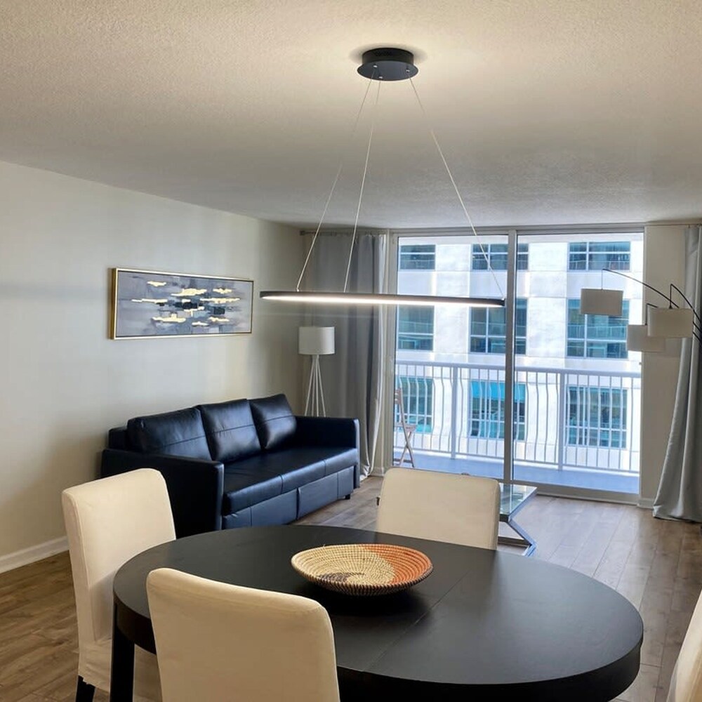 Modern 1-br Condo in Upscale Brickell Locale