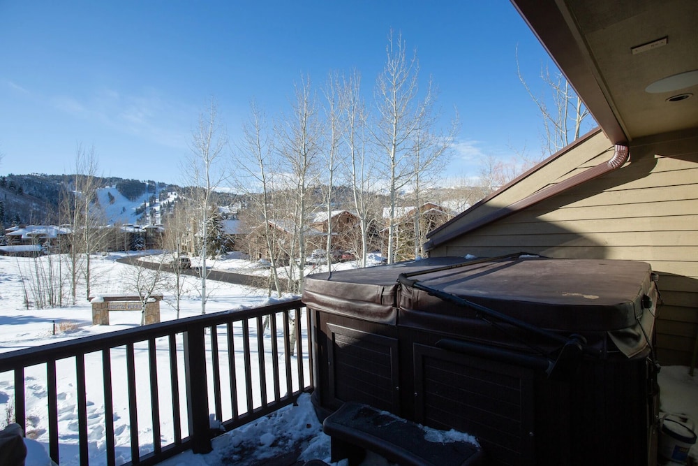 Queen Esther at Deer Valley Resort - Two Bedroom Condo with Hot Tub #2346 2 Condo