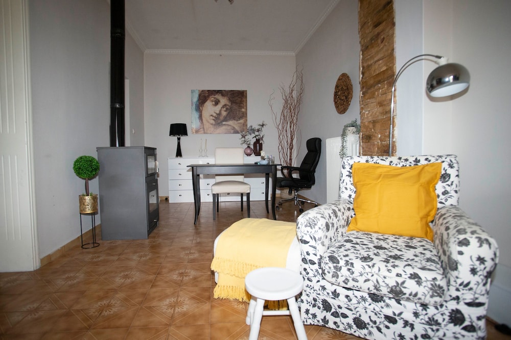 Electra s 2-bedroom Apt-convenient Location Patra