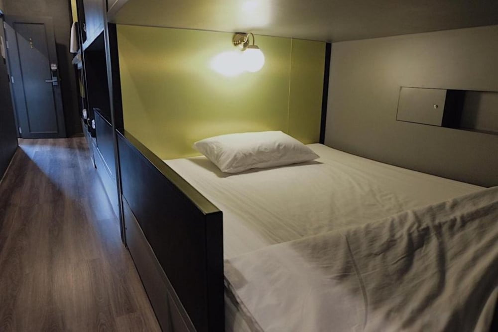Four Sisters Homestay - Hostel