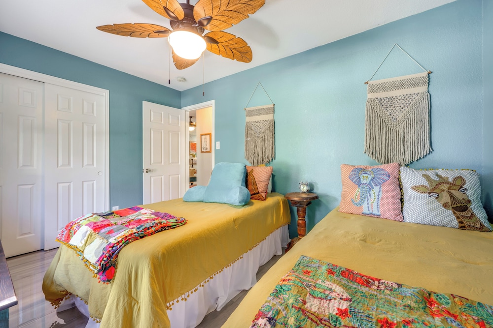 Dog-friendly Retreat w/ Yard, 22 Mi to Dtwn Austin