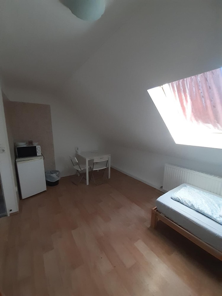 2-Rent Group Hostel Rooms&Apartments EVE168