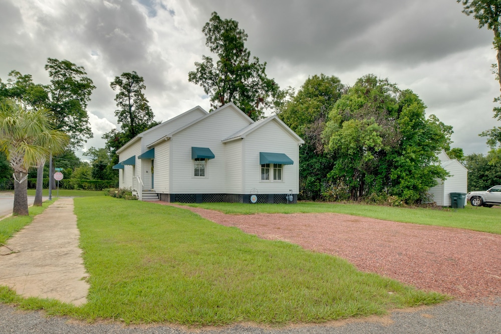 Restored Home Near Downtown Thomasville view 2