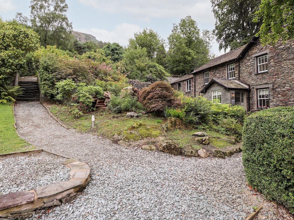 Eller Close House
