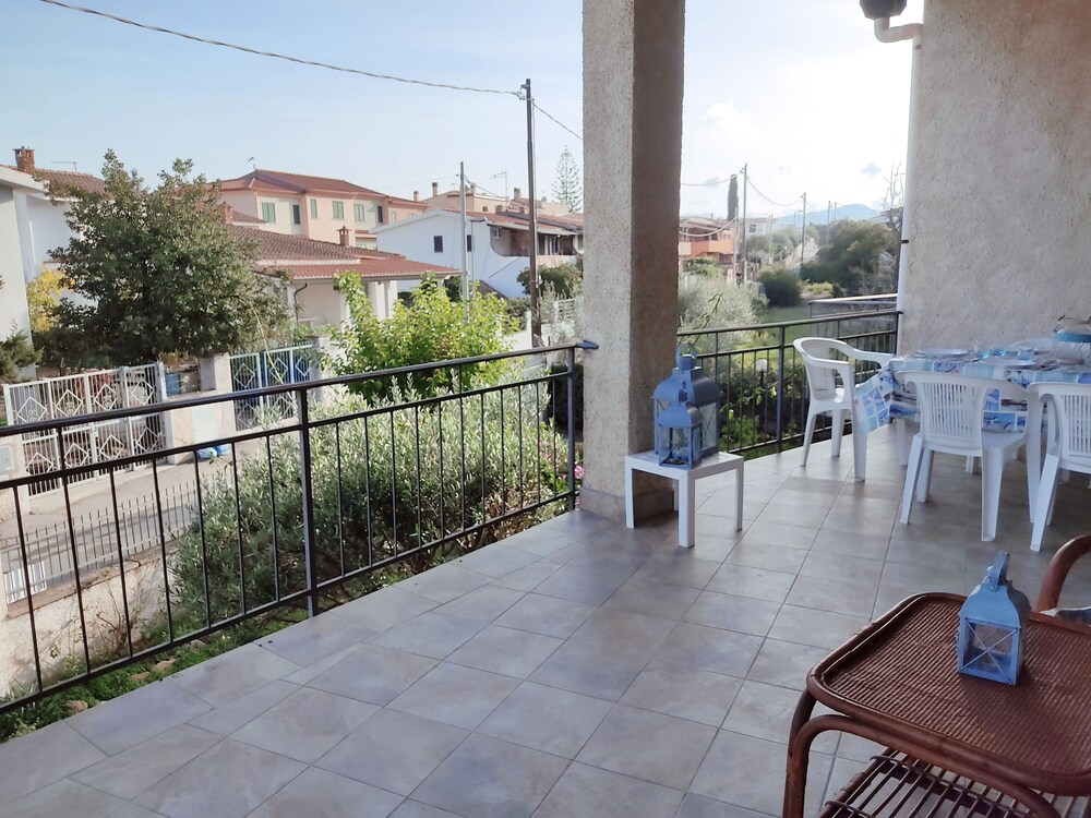 Family Apartment With Balcony In Budoni
