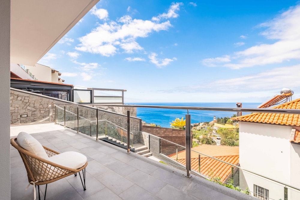 Villa Vellure by Homie