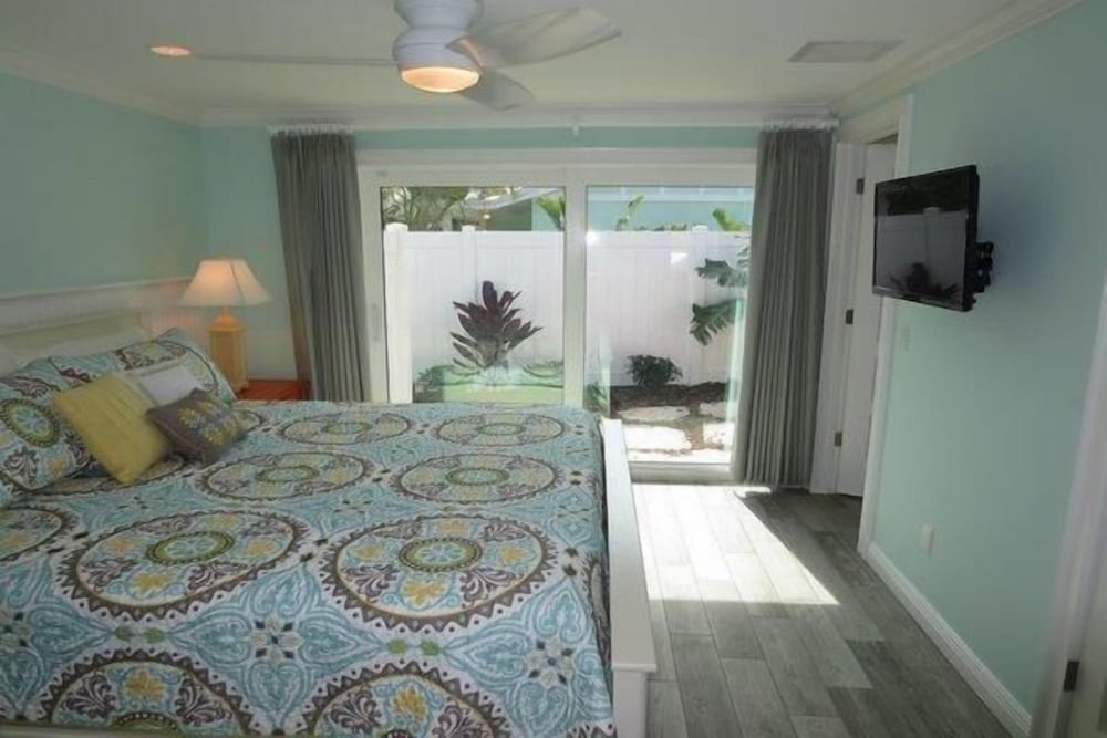 Lizzie Lu's Island Retreat