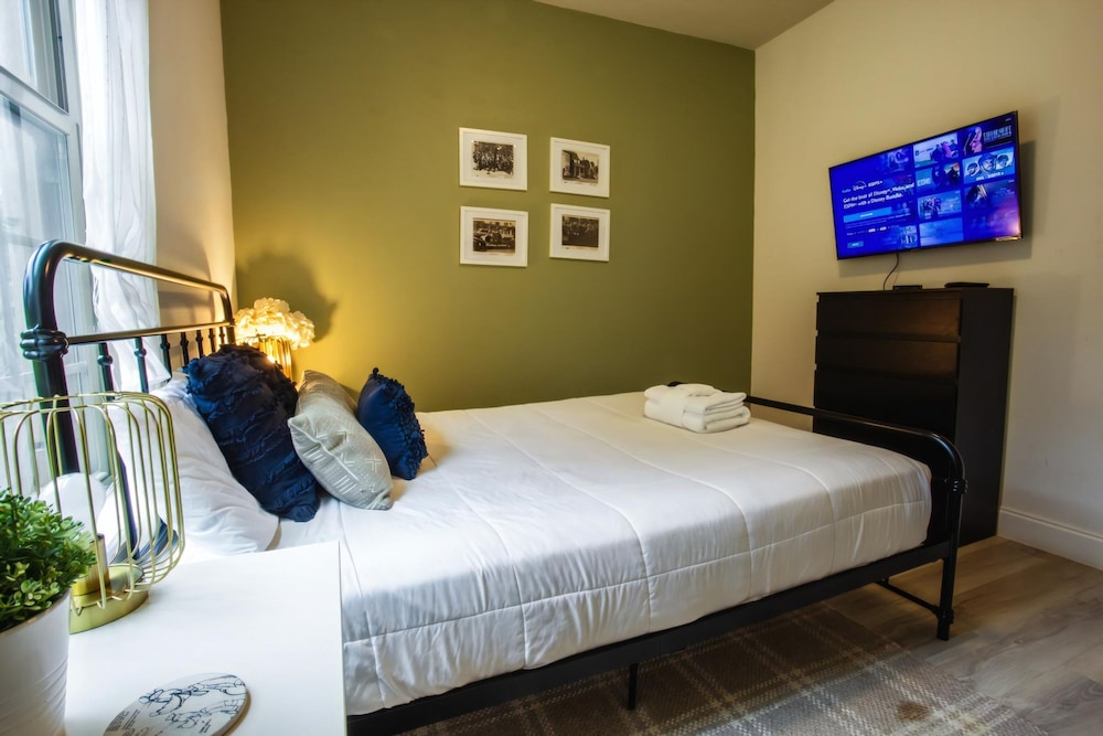 Stay Next Door to Disney at Windsor at Westside