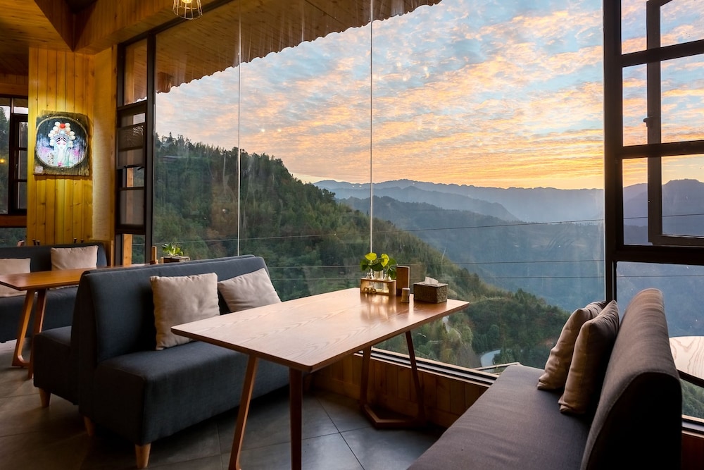 Floral Hotel Moonlit Villa LongJi view 5