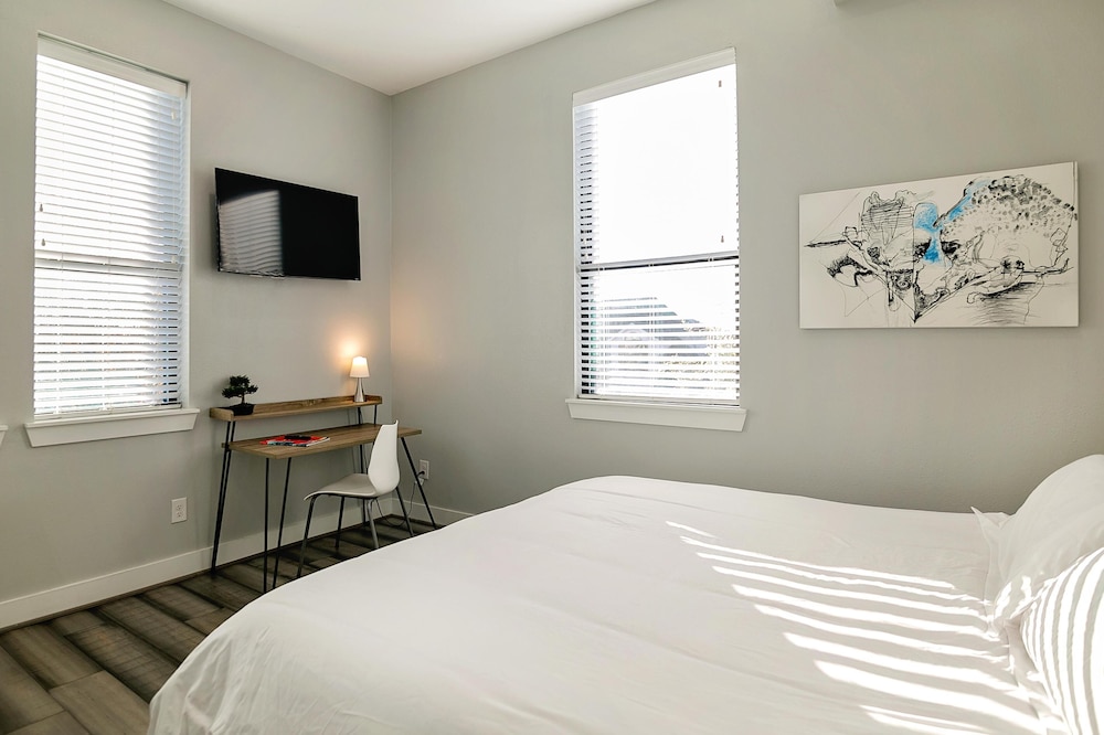 Montrose Guesthouse Suites