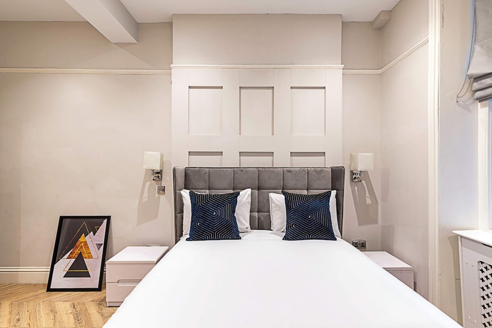 Beautiful Two Bedroom Abode in Notting Hill