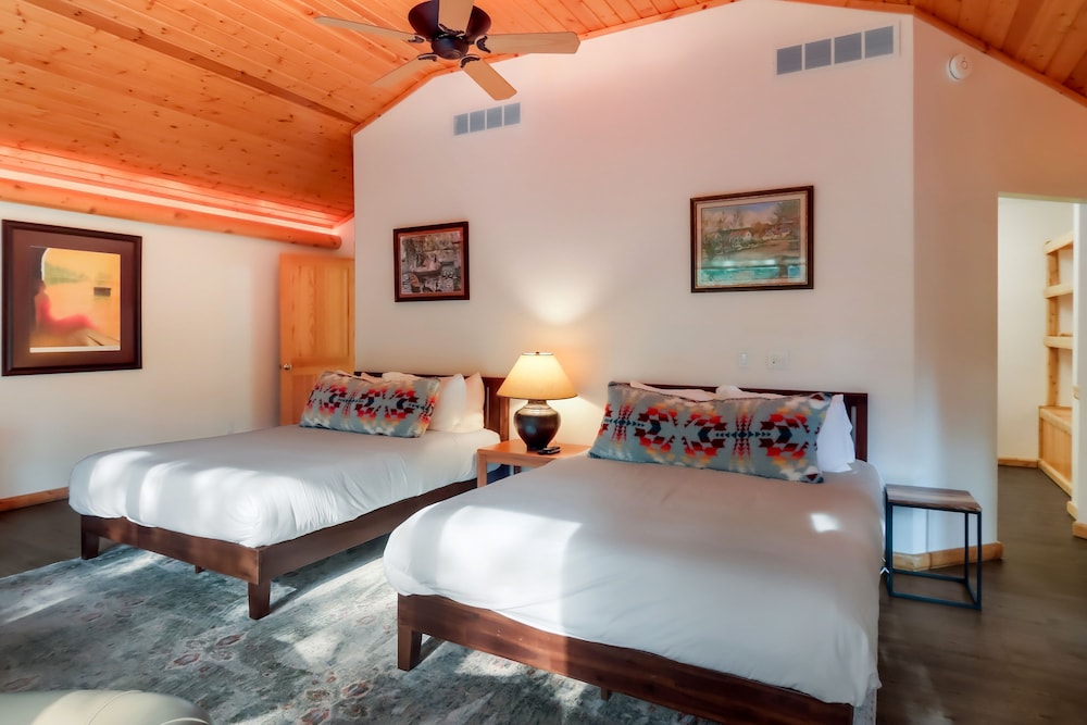 Boardman Monarch River HOT TUB Fireplace