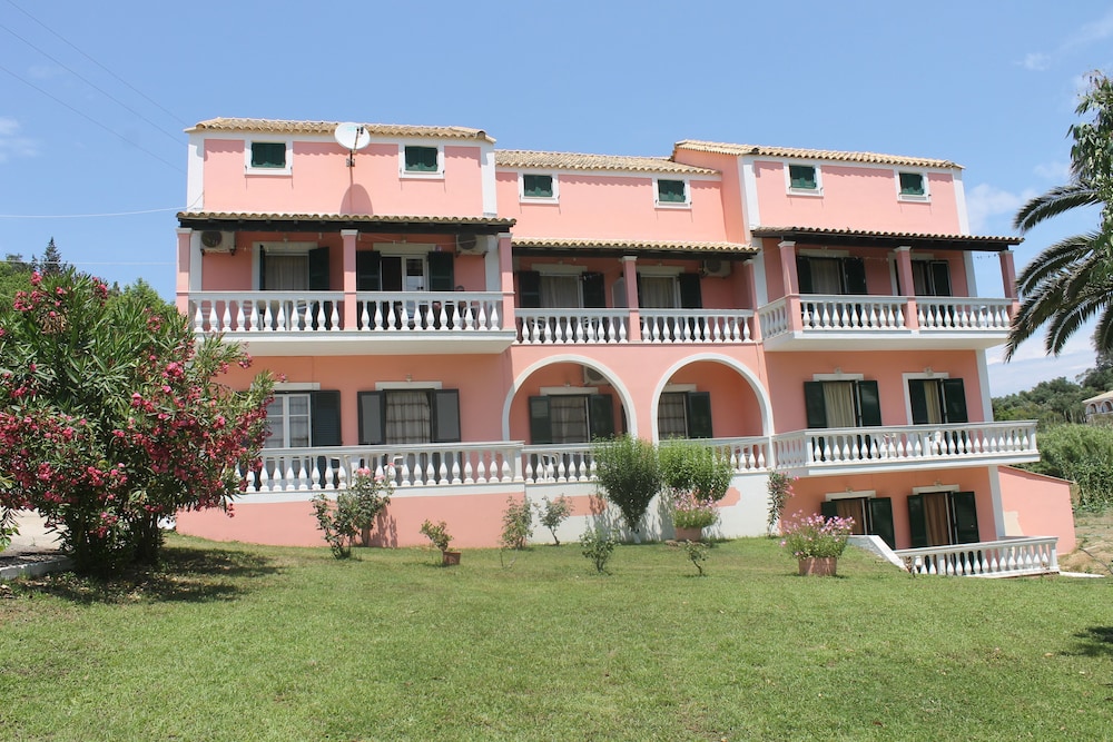 Pink House Socrates en Corfu