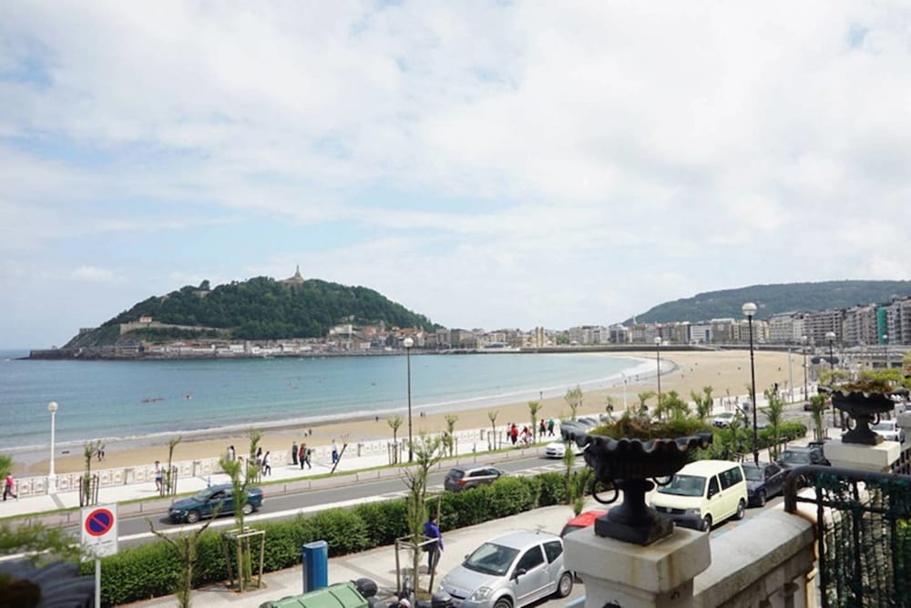 BREATHTAKING TERRACE VIEWS - by SanSebastianApartments.es