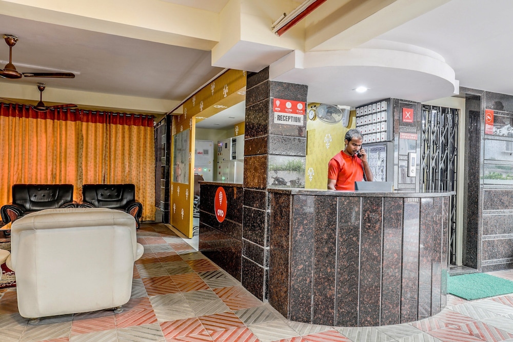 OYO Flagship 9352 Hotel SRC Grand