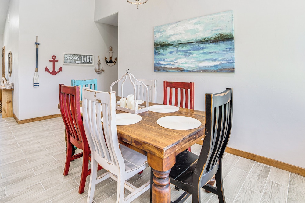 1 Mi to Lake Texoma: Expansive Outdoorsy Escape!