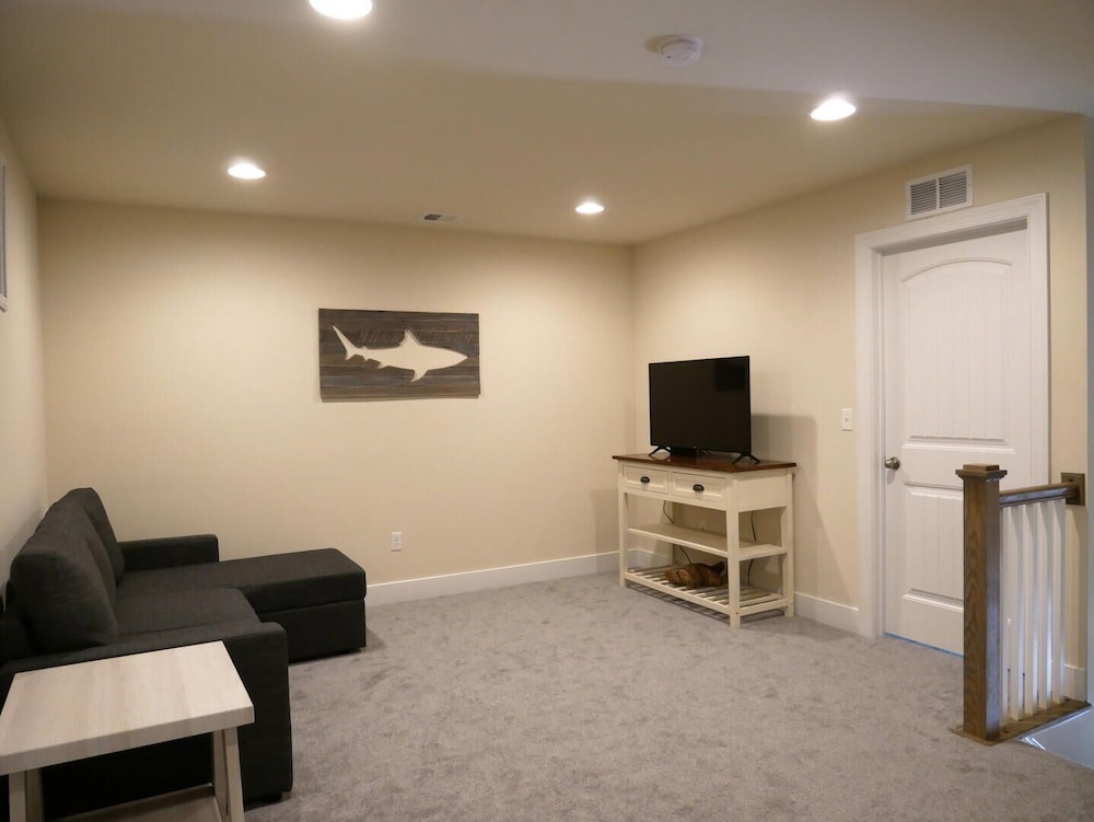 Venice Court 21675