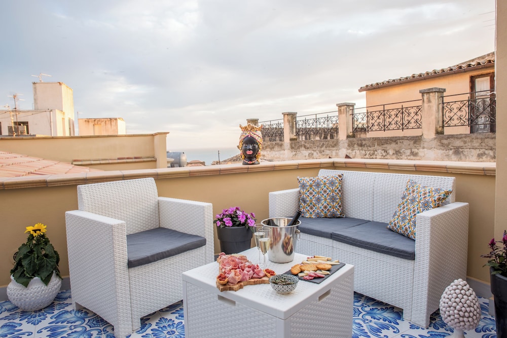 Kéramos Luxury Rooms