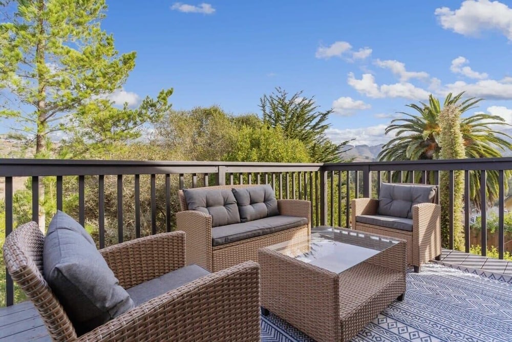 @ Marbella Lane - Stylish 4BR w/ Revitalizing View