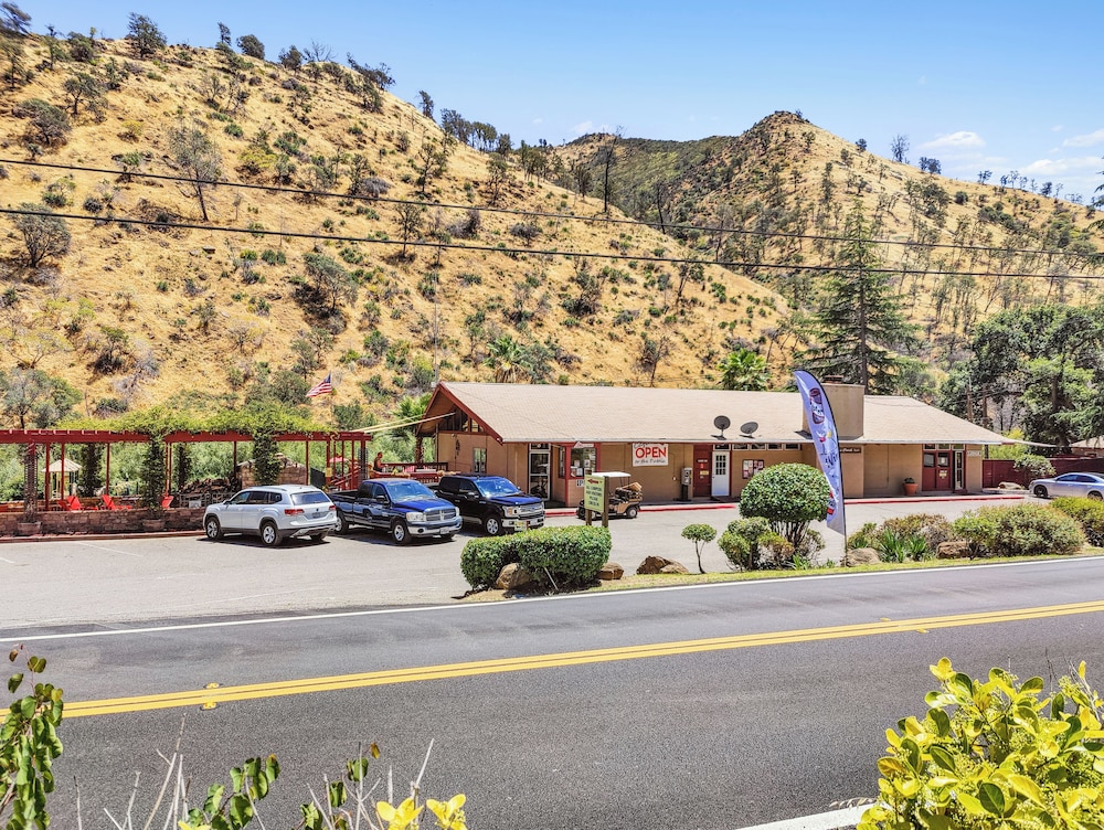 Canyon Creek Resort