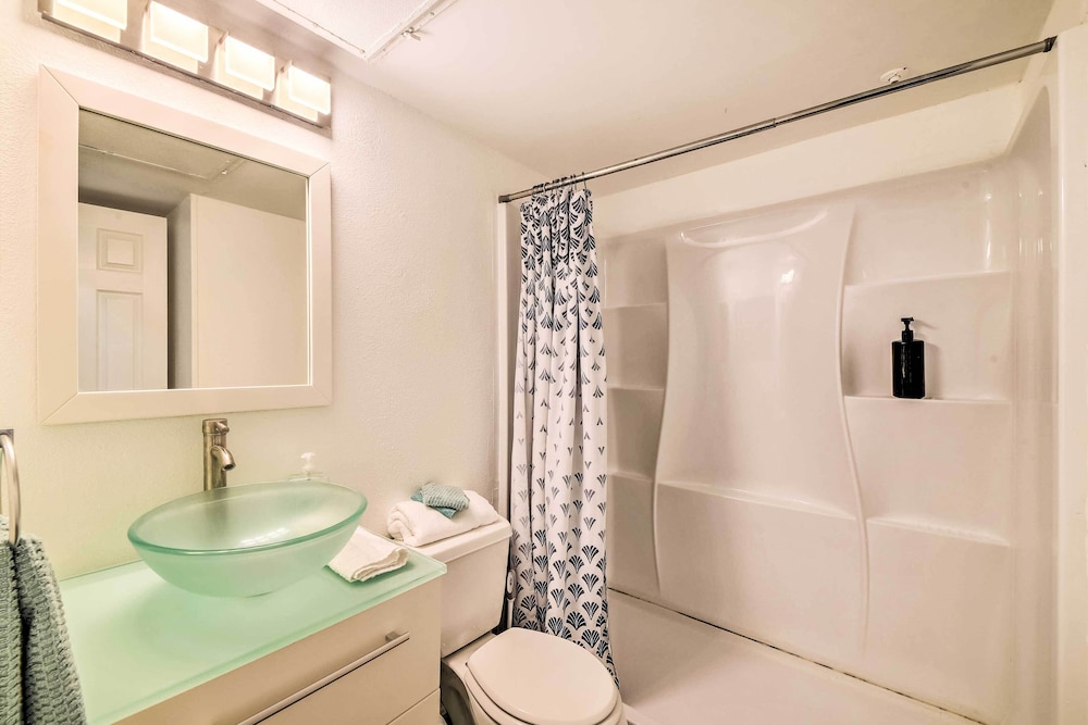 Sun-soaked Texas Condo w/ North Beach Access! view 5