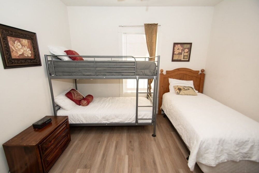 Magnolia Pointe Luster Leaf 4879-103 2 Bedroom Condo