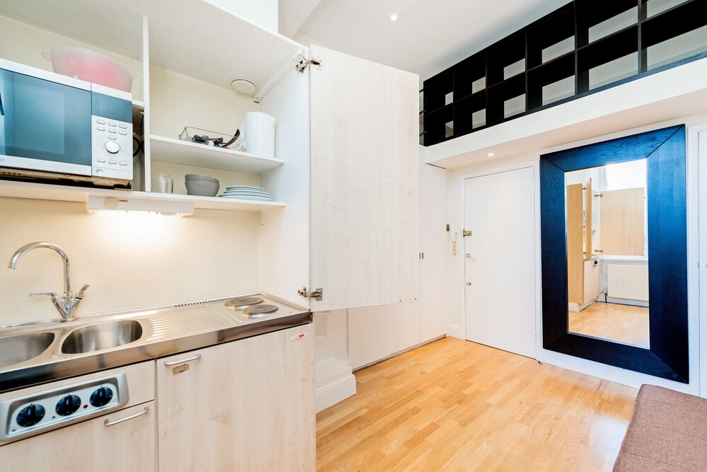 24 43 Stunning Studio in Notting Hill