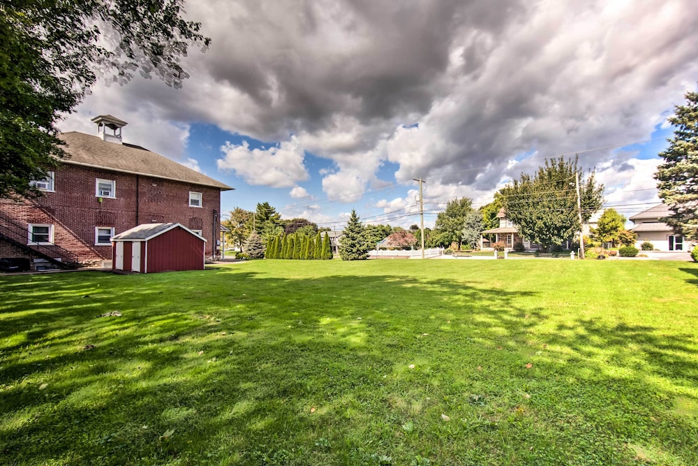 'schoolhouse Haven' in Gap: Communal Grill & Patio