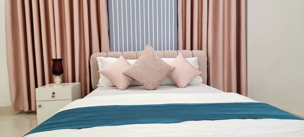 Luxurious 3-bhk Highly Secured & Close to Airport