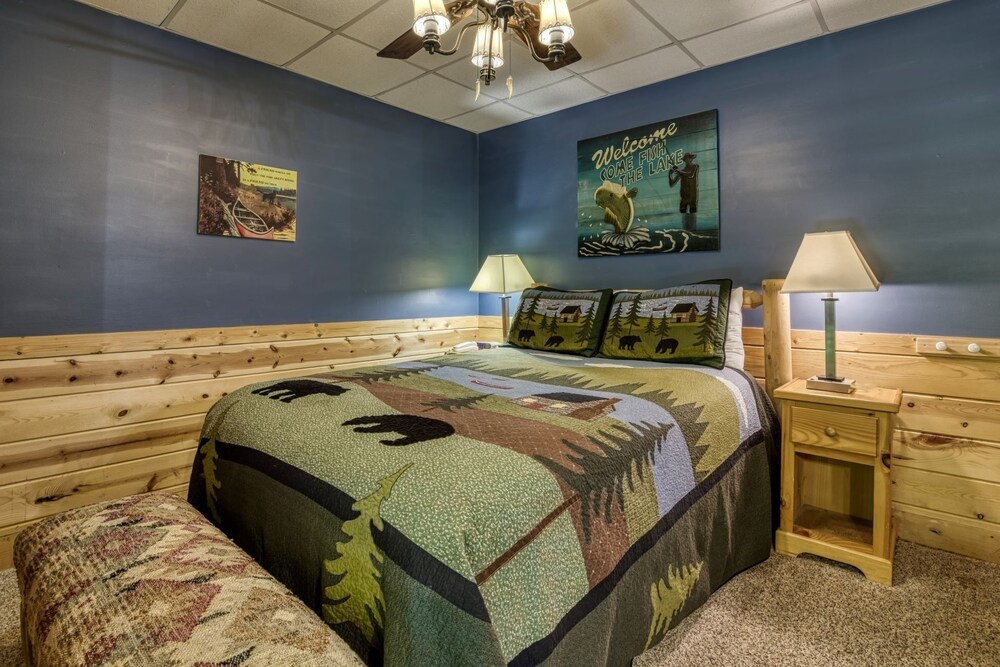 Er258- Sweet Memories Great Location- Close To Town 5 Bedroom Cabin by RedAwning view 5