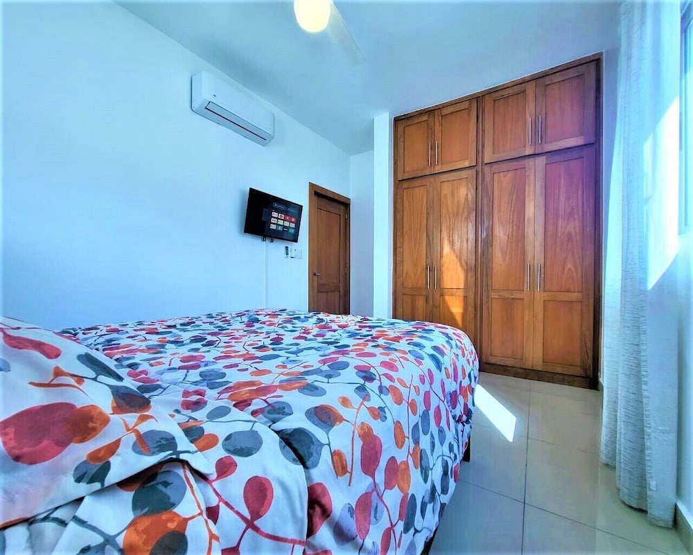 Near the Beach new and Modern Penthouse Coral H3 view 3