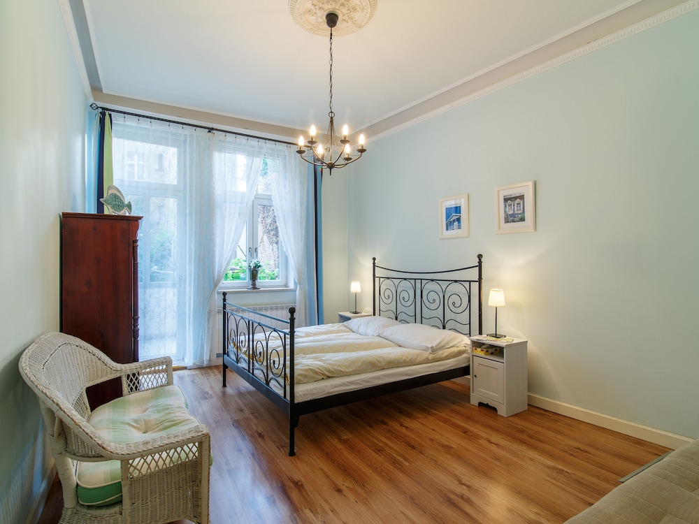 Apartments Happy Hours
