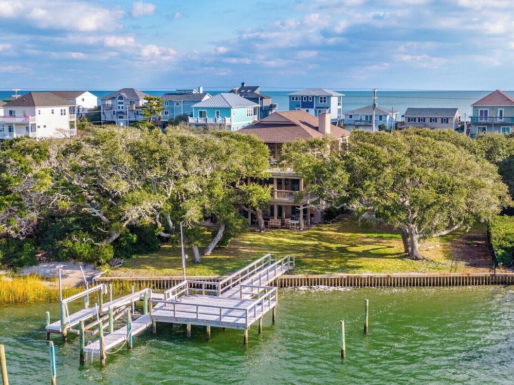 Nicholson Oaks by Topsail Realty