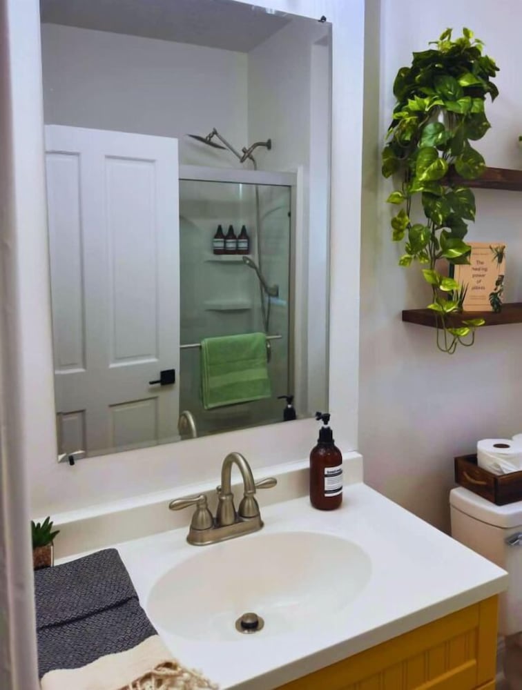 Jungle House Boutique Residences – Downtown Columbus & Short North