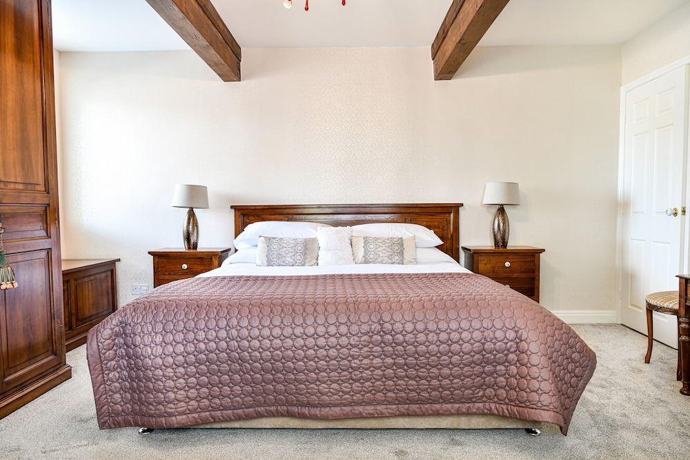 Dovecote Farm House