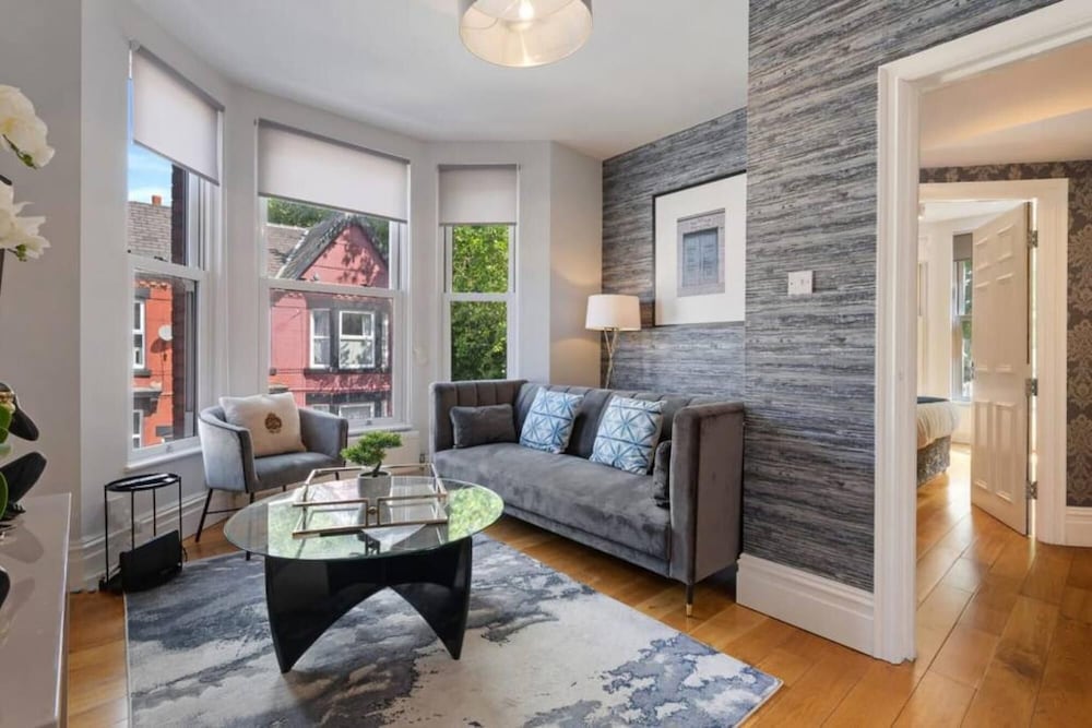 Host Apartments Kensington Quarters II