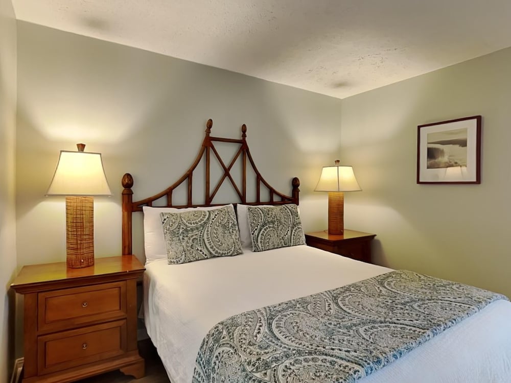Ocean Breeze West by Southern Vacation Rentals