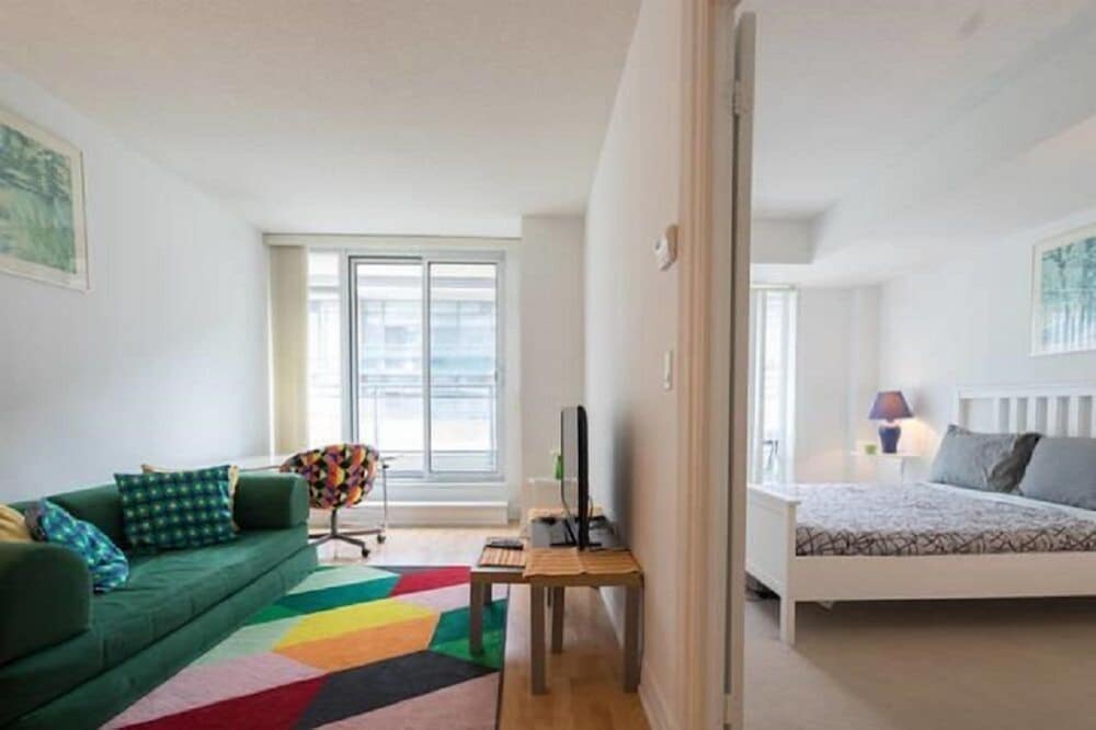 Yorkville's Charm Yonge & Bloor - Image 1