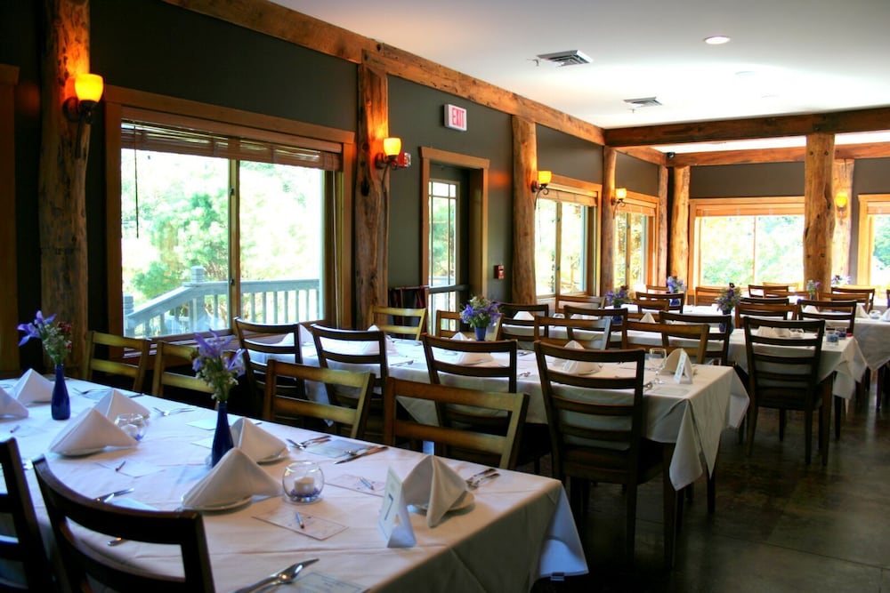The Esmeralda Inn at Lake Lure