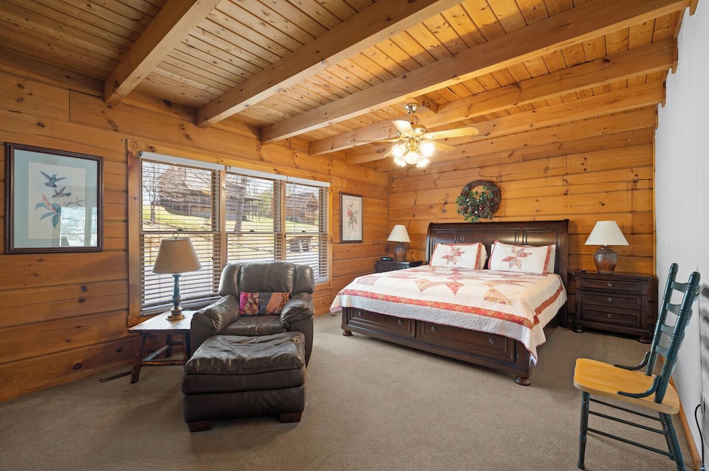 Country Pines Lodge