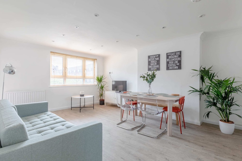 Spacious 3BD Flat, Close to Tube - Fulham!