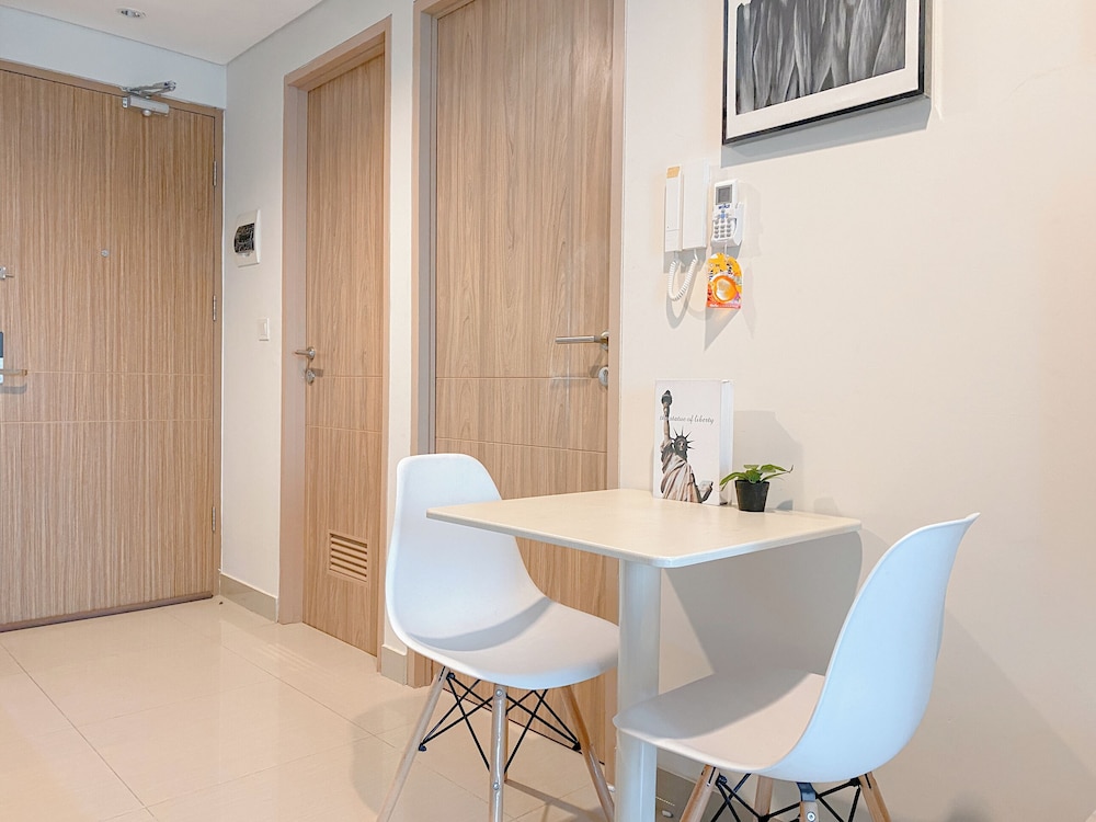Good Choice and Homey 2BR Apartment Tamansari Iswara