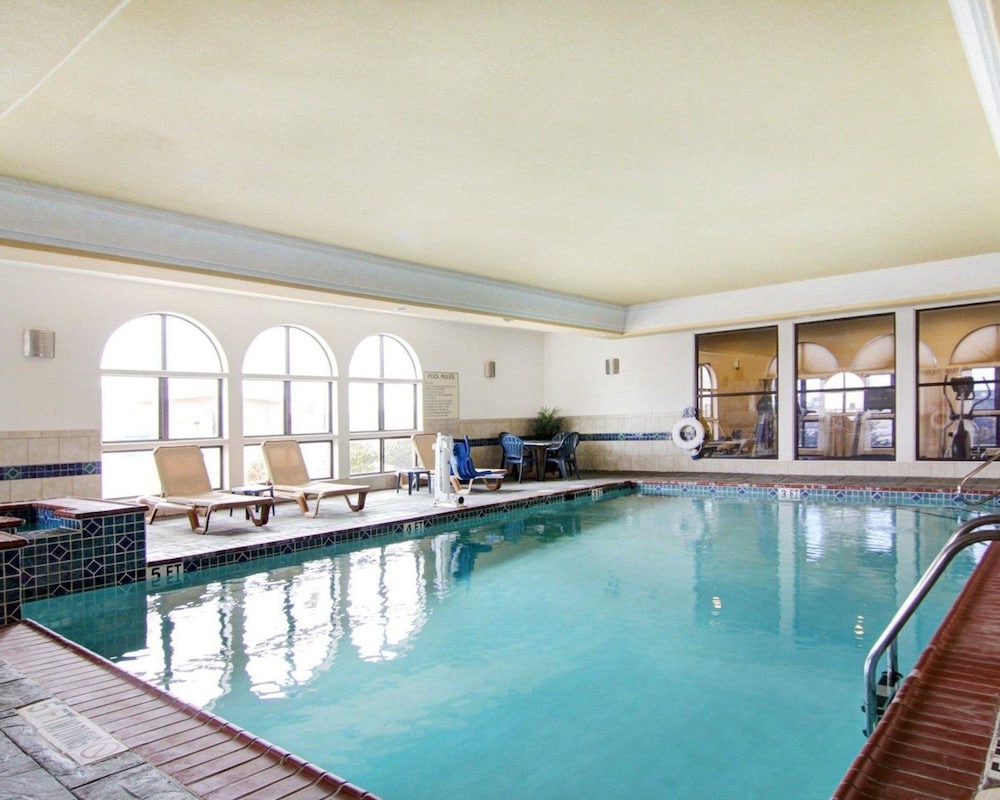 Fort Stockton Vacations - Comfort Suites Fort Stockton - Property Image 2