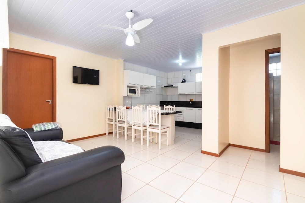 AP 05 Ala Bombinhas Residencial Solavir