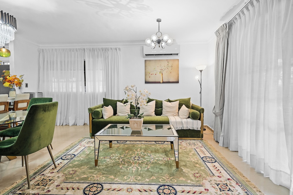 COZY ELEGANT 2BR SPACE