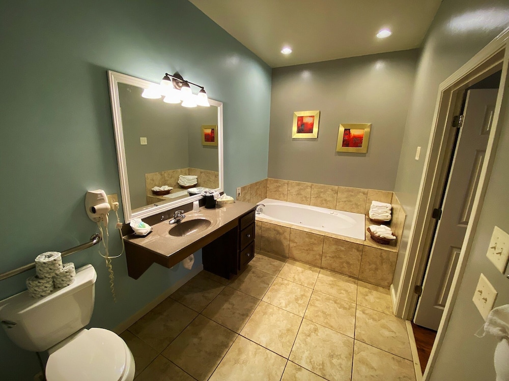 Copperhead Lodge and Resort Cabin Rentals view 3