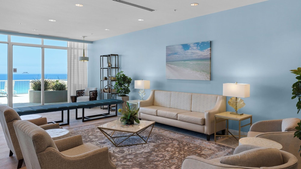 2BR Gulf Front Condo w/ Pool, Gym, Hot Tub + Free Attraction Tickets!