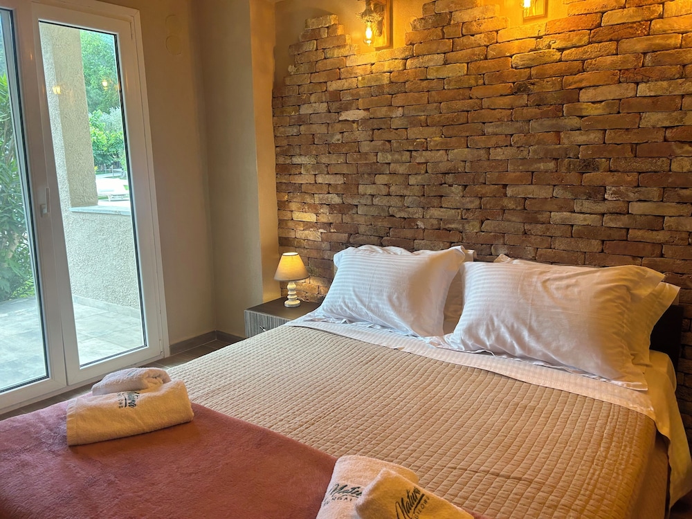 Natura Bungalows