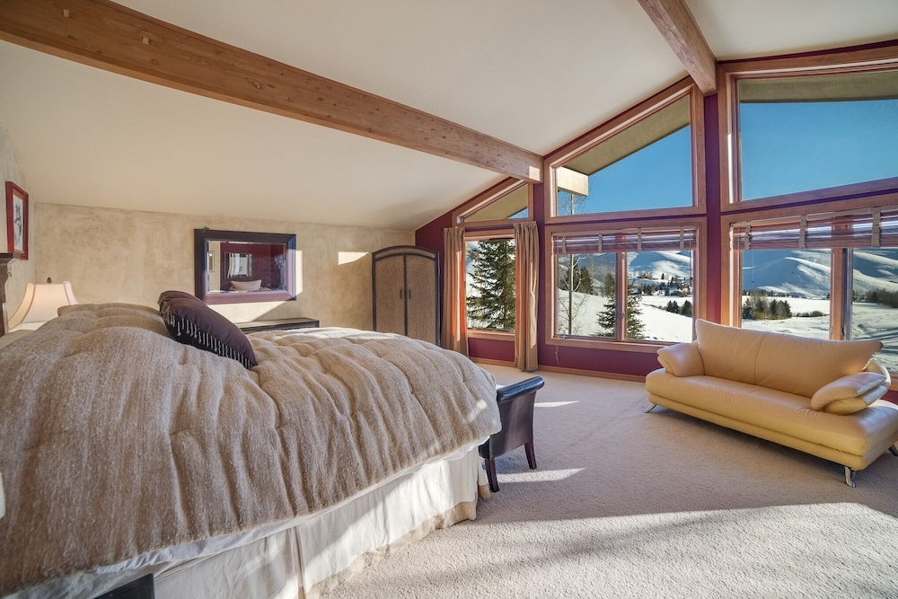 Ketchum Vacations - Spectacular Sun Valley View Home On Two Acres With Access To Private Lake 3 Bedroom Home by RedAwning - Property Image 1