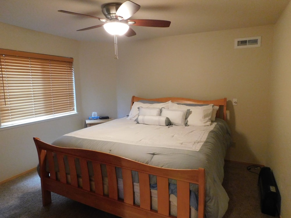 The Cold Fisherman 297 4 Bedroom Cabin by Redawning view 3